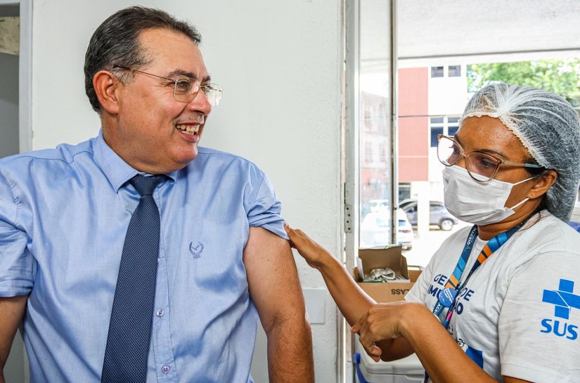 Servidores e usuários do Ipaseal são vacinados contra influenza