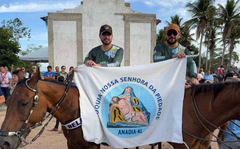 Cavalgada e Festa do Mastro marcam o início da Festa de Nossa Senhora da Piedade em Anadia