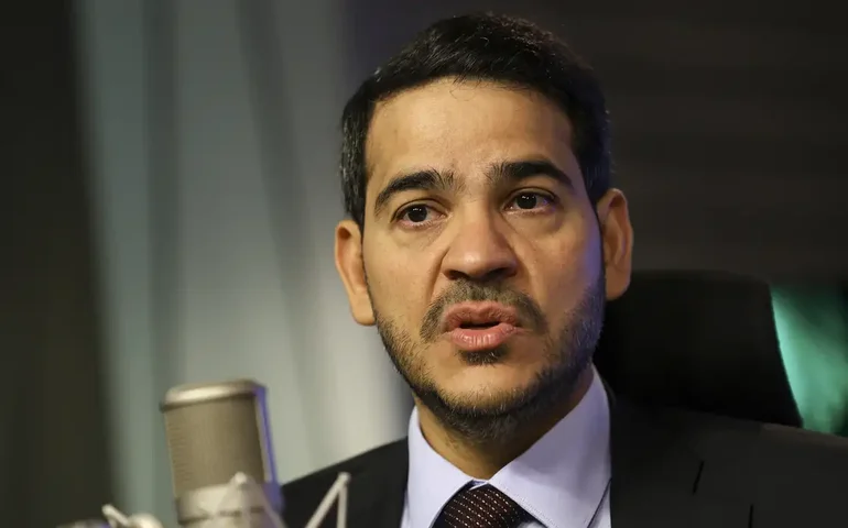 Planalto ganha tempo para emplacar Messias, mas senadores temem impacto eleitoral