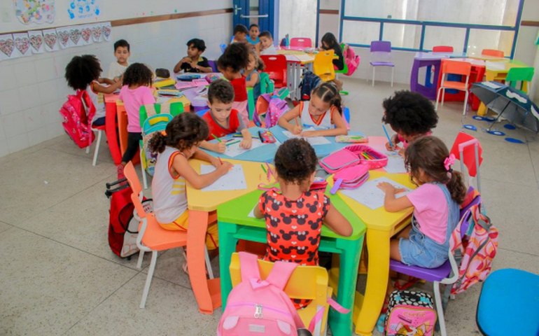 Ronaldo Lopes reforça segurança nas escolas da Prefeitura de Penedo