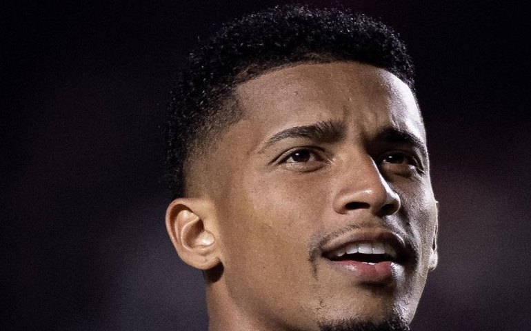 Marcos Paulo rompe ligamento do joelho e vai passar por cirurgia no São Paulo