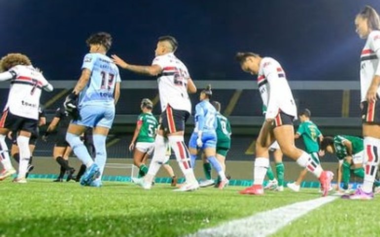 São Paulo vence Palmeiras e sobe para 4º lugar no Brasileirão Feminino