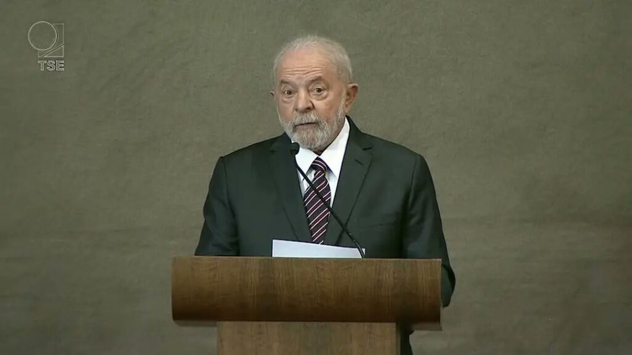 Lula diz que Bolsonaro deixa ‘legado perverso’ de desmonte de políticas públicas