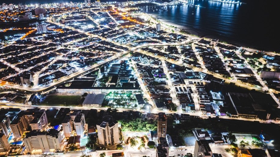 Enquanto a cidade dorme, eles estão nas ruas para fazer Maceió funcionar