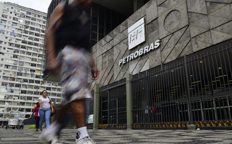 Petrobras tem novo recorde no processamento de petróleo do pré-sal