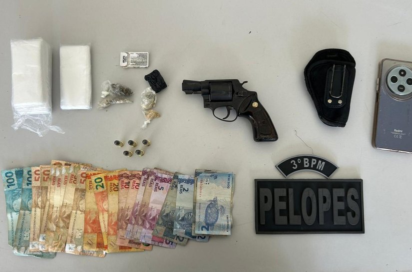 PM prende dupla por posse ilegal de arma e tráfico de drogas em Arapiraca