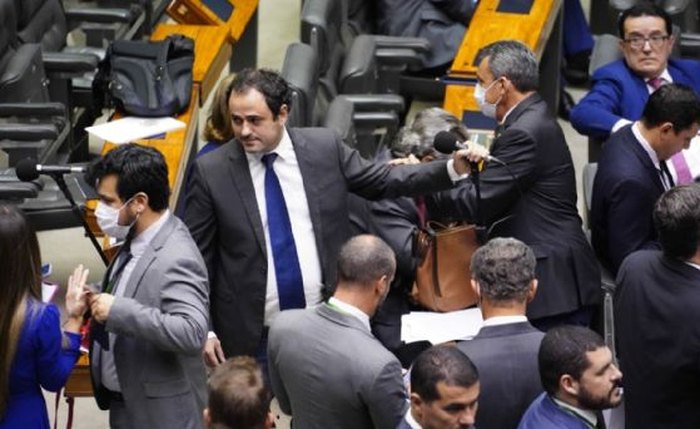 A confusão começou porque Glauber chamou Lira de ditador 