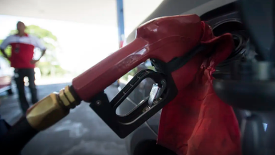 Lula zera imposto e subsidia diesel para conter alta do petróleo