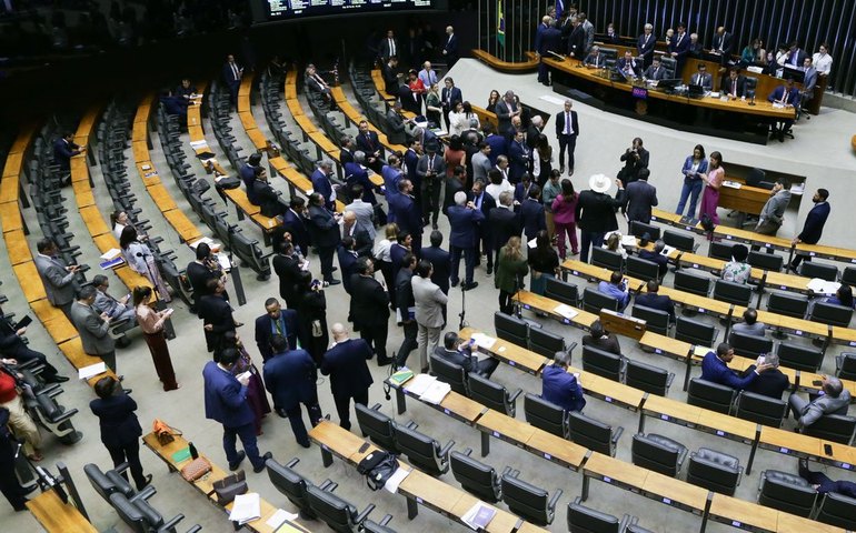 Congresso dá 10 dias para governo ter alternativa ao aumento do IOF