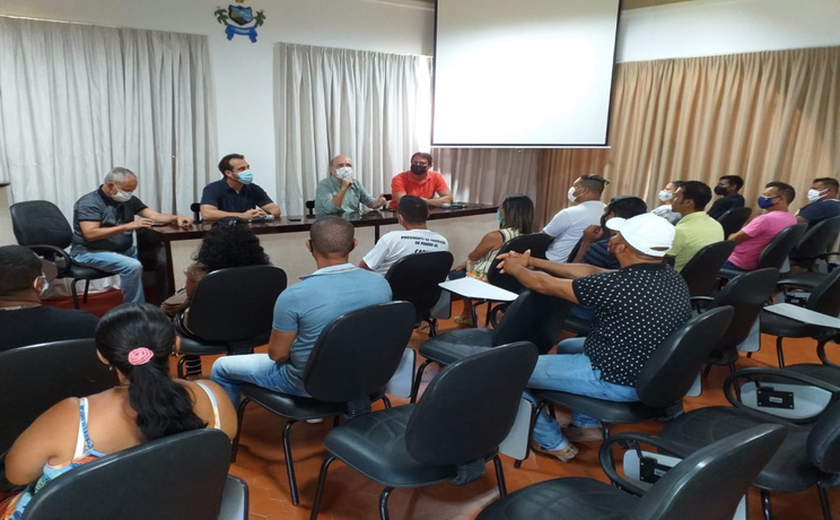 Ronaldo Lopes divulga investimentos durante reunião com representantes de associações de bairros