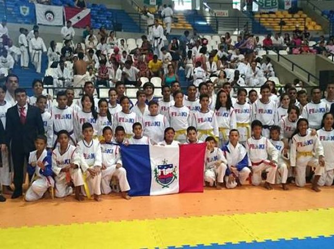 Atletas de Coruripe conquistam medalhas no Campeonato de Karate