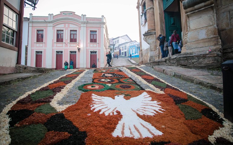 Lei que transformou Corpus Christi em feriado estadual no Rio é questionada no STF