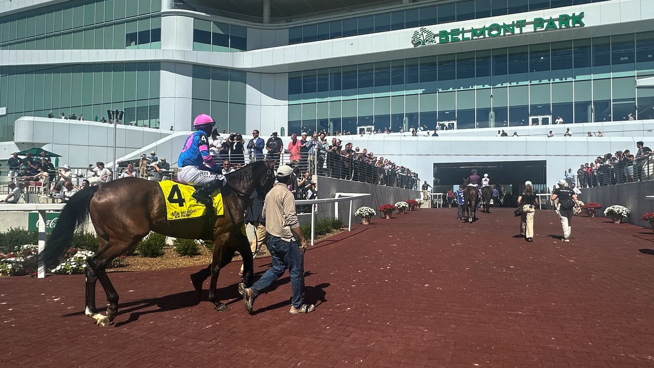 Corridas de cavalos retornam ao Belmont Park reconstruído após uma reforma de 550 milhões de dólares.