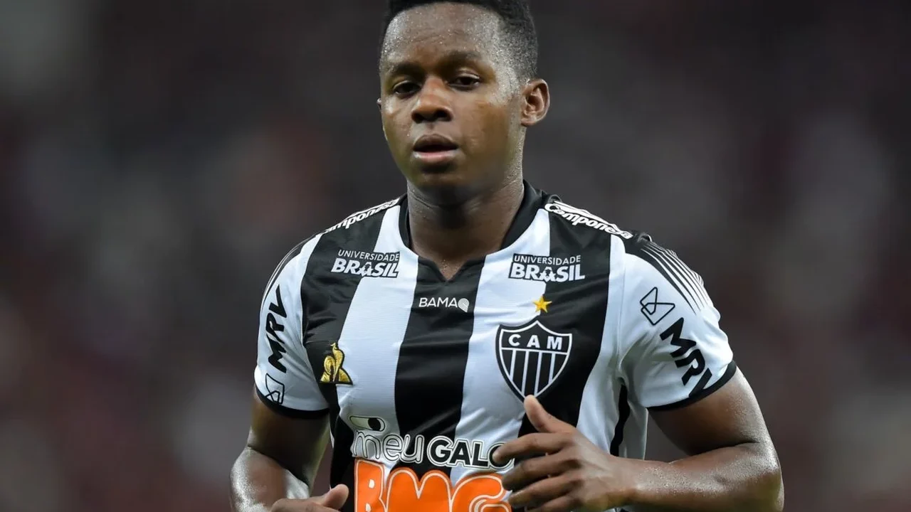 Cazares ganha chance no Santos após passagem discreta pelo América-MG