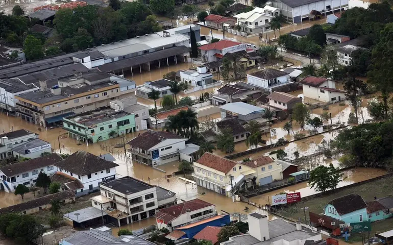 COP: texto cita mundo “predominantemente livre” do combustível fóssil