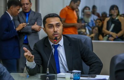 Vereador David do Emprego denuncia falta de insumos e atraso de pagamentos em UPAs de Maceió