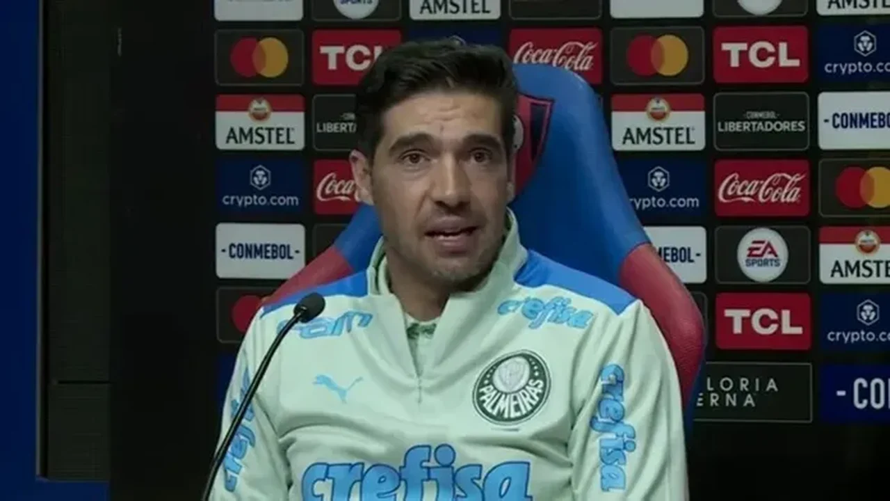 Após vitória, Abel diz estar de 'saco cheio' e evita falar sobre futuro no Palmeiras