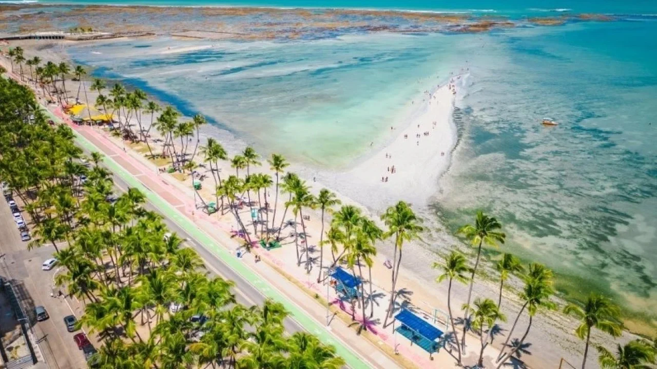 Maceió eleva protocolo para nível de Observação por calor e radiação UV muito alta