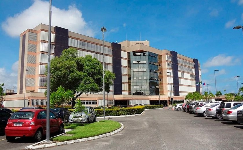 TRF5 realiza cerimônia de posse de oito novos desembargadores federais