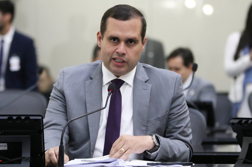 Deputado Fernando Pereira presta solidariedade a vereador agredido em Pindoba