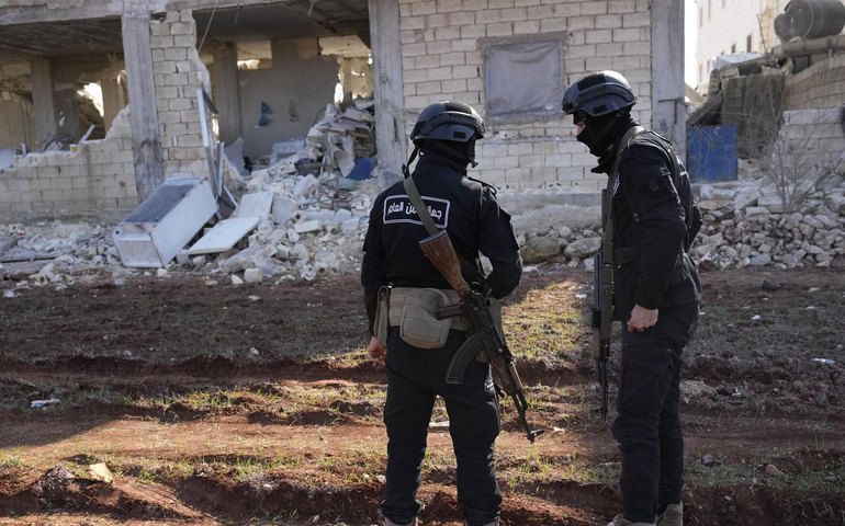 Especialistas ucranianos são vistos com terroristas em Aleppo, alertam fontes