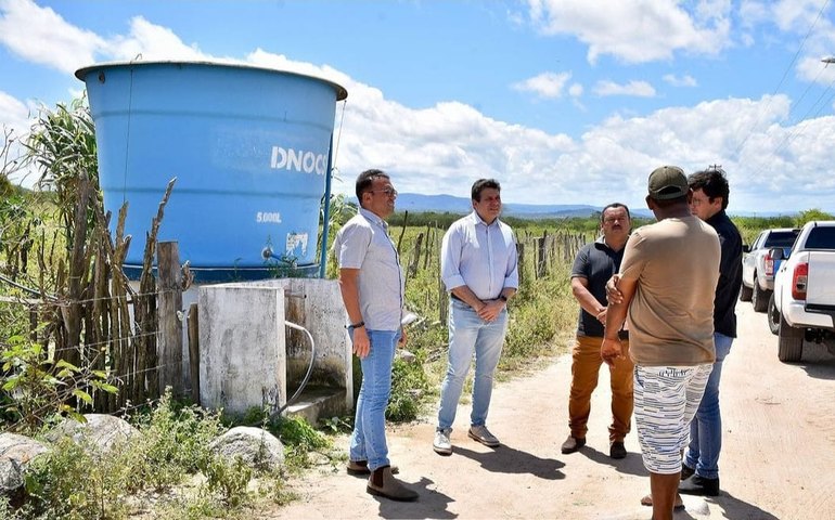 Com técnicos da Semarh, prefeito Theobaldo visita regiões de Major que vão ganhar novos poços artesianos