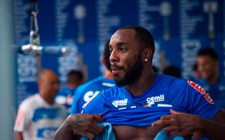 Após volta de empréstimo, Manoel é reintegrado ao elenco do Cruzeiro