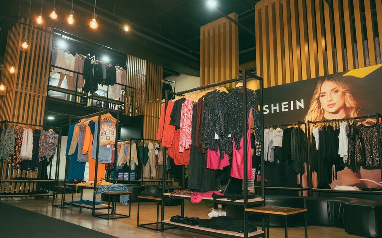 Shein vê seus lucros dobrarem e superarem US$ 2 bi à espera da abertura de capital, diz jornal