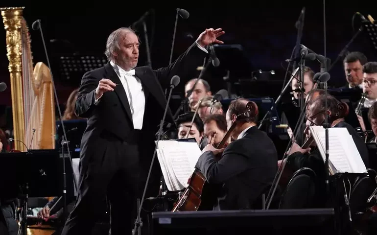 Rússia acusa Itália de 'perseguição' após veto a maestro pró-Putin