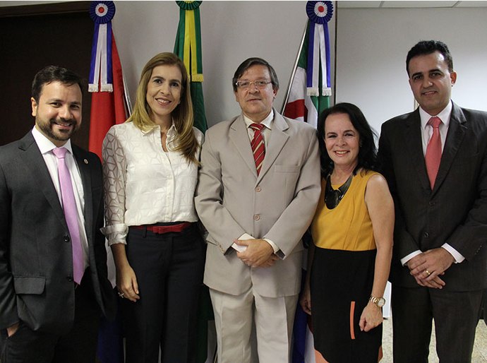 João Luiz Lessa recebe visita da presidente da OAB/AL, Fernanda Marinela