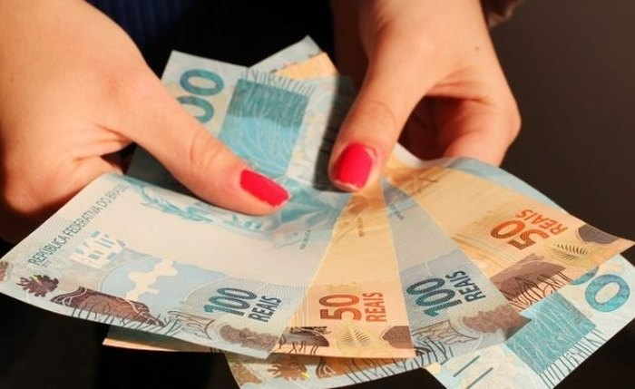 Brasileiros que tiveram a poupança congelada na era Collor vão receber valores perdidos