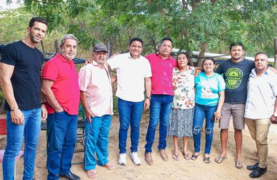 Prefeito Júlio Cezar se reúne com lideranças indígenas na aldeia Riacho Fundo