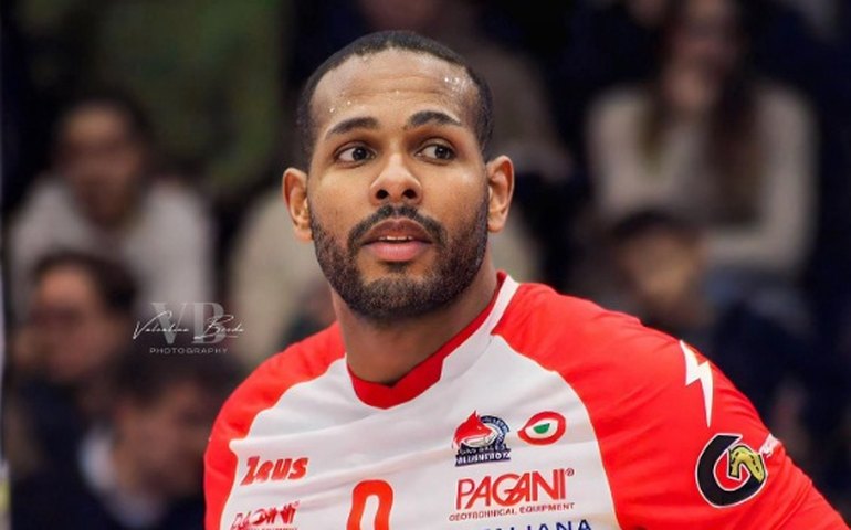 Recuperado, Leal almeja retorno à seleção masculina de vôlei e sonha com vaga em Paris-2024