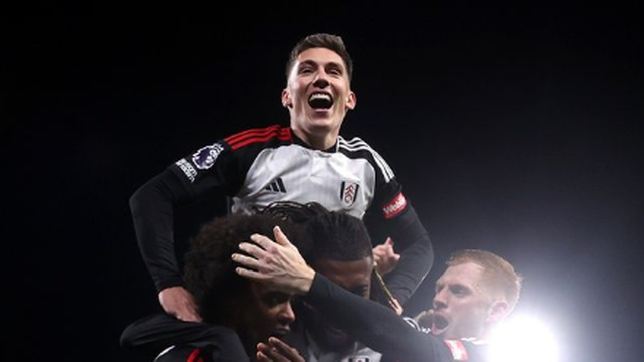 Fulham vence Wolverhampton com dois gols de pênalti de Willian e encerra jejum