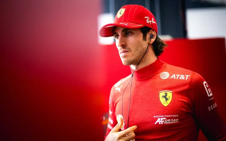 Ferrari renova contrato do piloto Antonio Giovinazzi