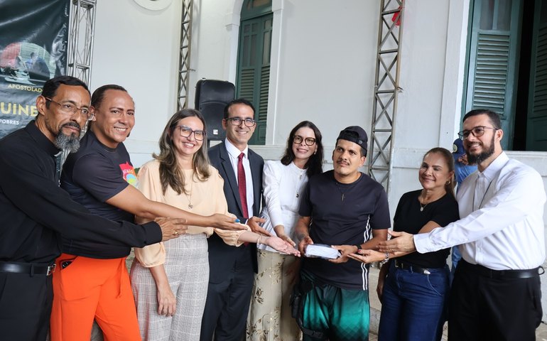 Mutirão organizado pela Justiça Federal entrega de mais de 150 óculos para pessoas em situação de rua