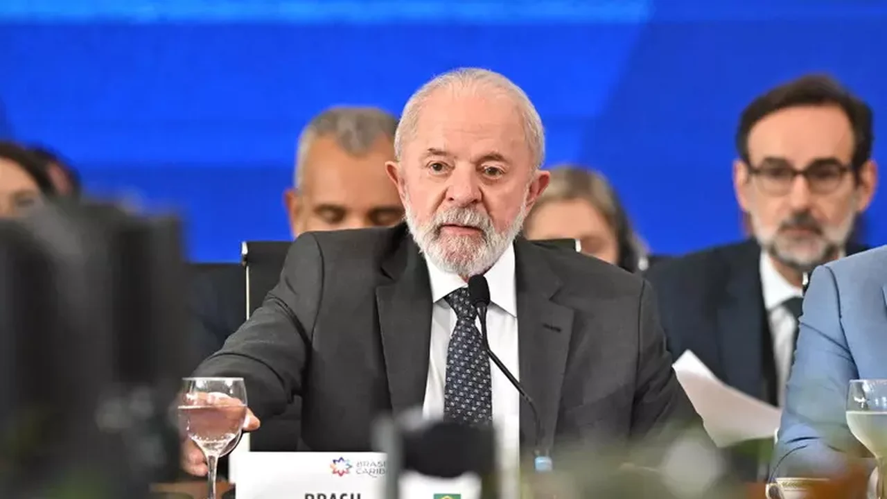 Lula critica empresários e diz que eles 'têm que deixar interesses de lado' pela economia