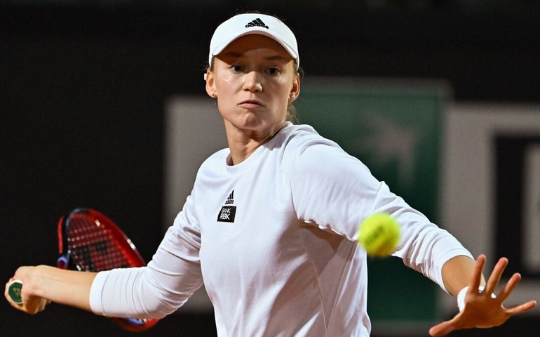 Rybakina encerra reinado de Swiatek em Stuttgart e disputa final contra Kostyuk, 27ª do mundo