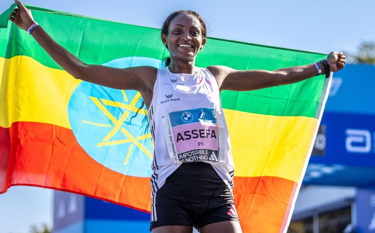 Maratona de Berlim tem pentacampeão no masculino e recorde mundial feminino