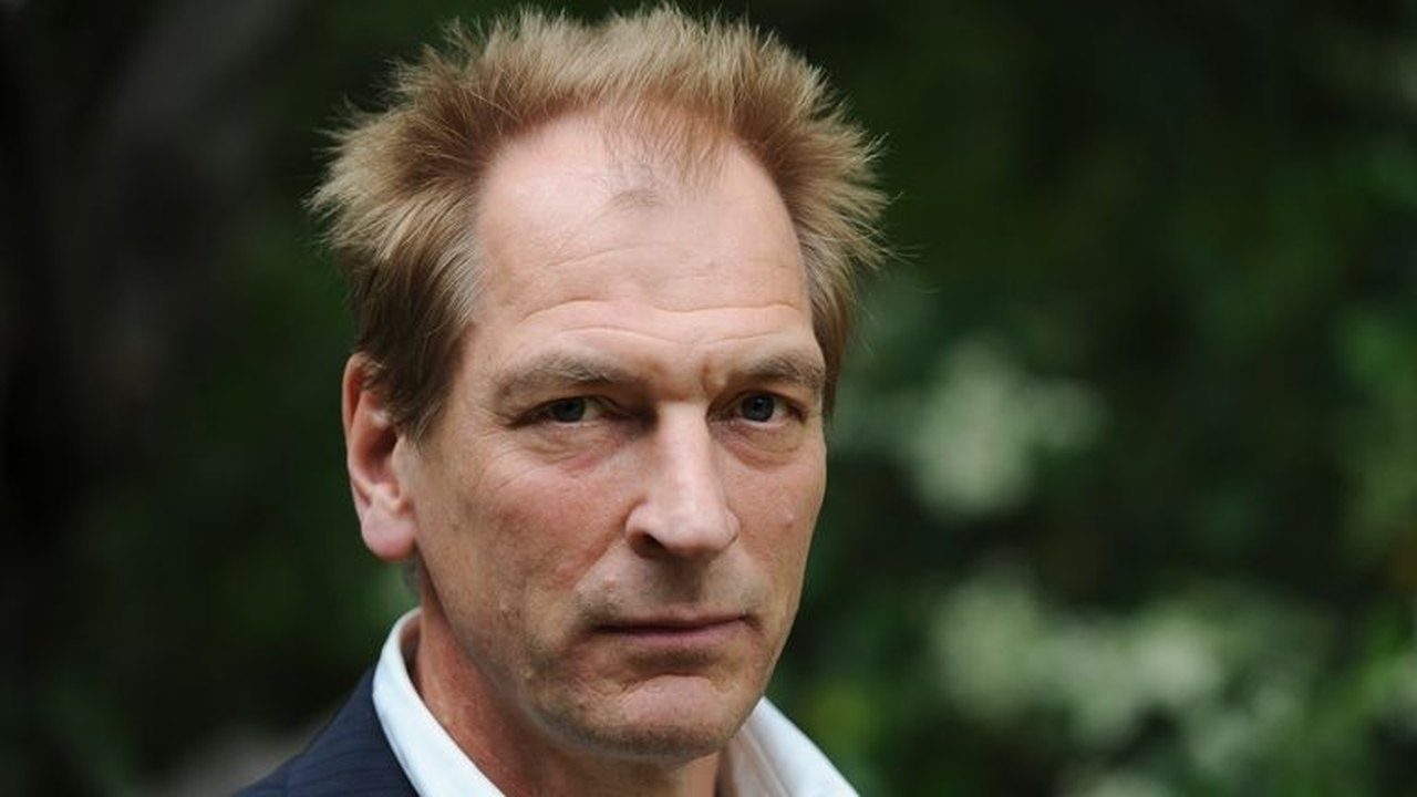 Buscas por Julian Sands são retomadas após cinco meses de desaparecimento do ator