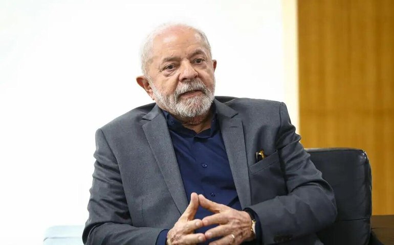 Após indisposição, Lula faz exames no hospital e volta para o Alvorada