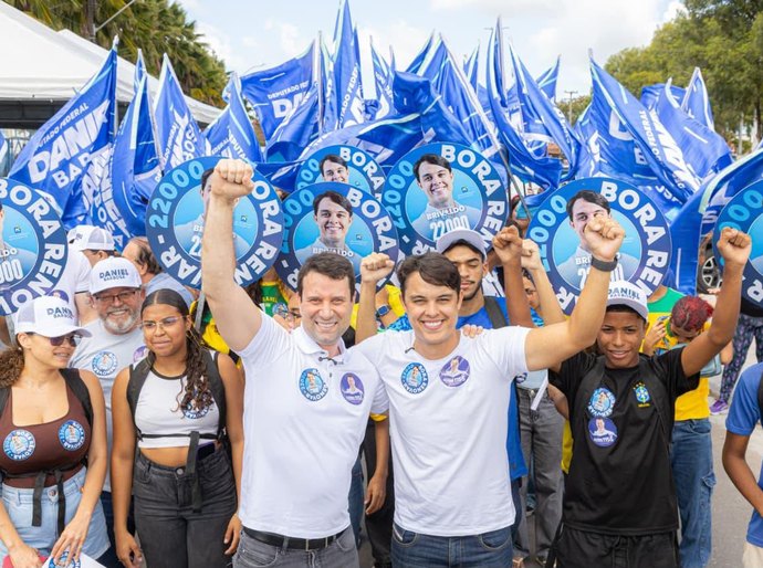 Daniel Barbosa reforça presença política em Maceió com adesivaço no Benedito Bentes