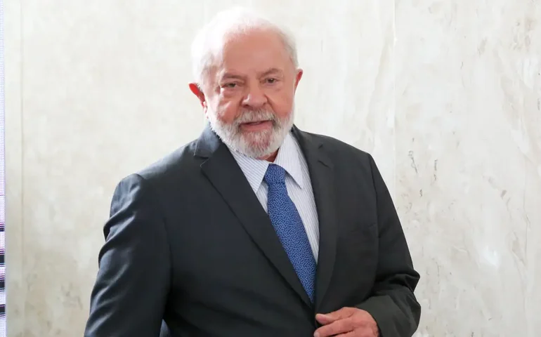 Lula diz que eventos climáticos precisam ser levadas em consideração na elaboração do Orçamento