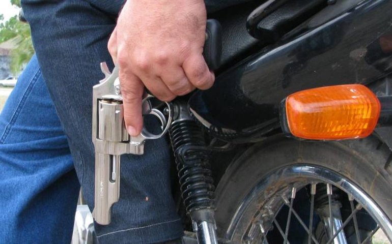 Doze pessoas são presas e 11 armas apreendidas no Sertão