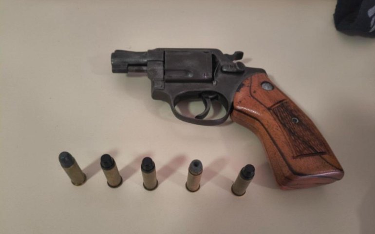 PM apreende quatro armas de fogo em ações no Benedito Bentes