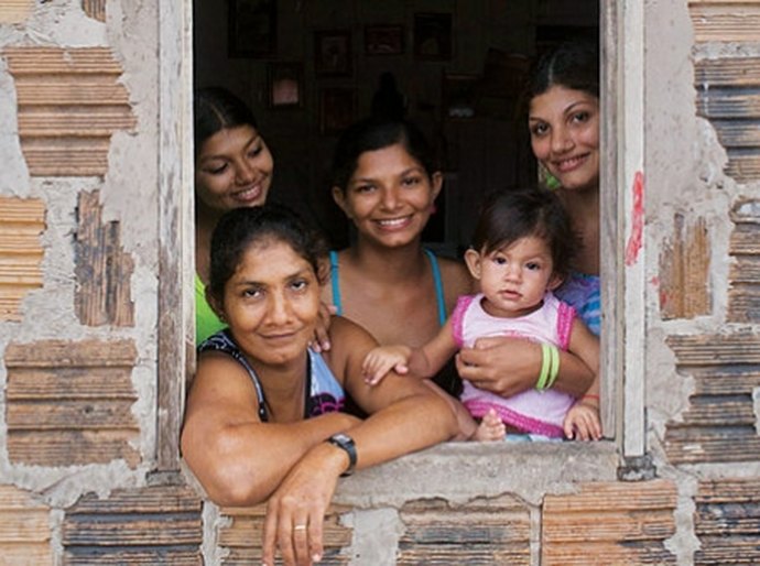 Capacitação de cerca de 500 profissionais no trabalho social com famílias