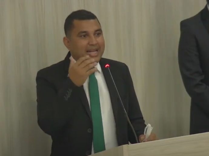 Vereador faz apelo e pede compromisso de parlamentares com ambulantes de Maceió