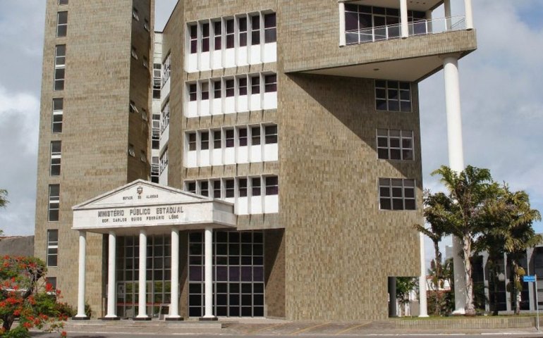 MP ajuíza ações contra o Estado para garantir transporte escolar a estudantes de Arapiraca e São Miguel
