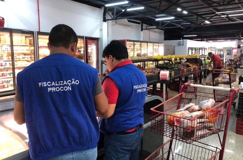 Saiba o quê fazer ao encontrar produtos vencidos; Procon orienta consumidores