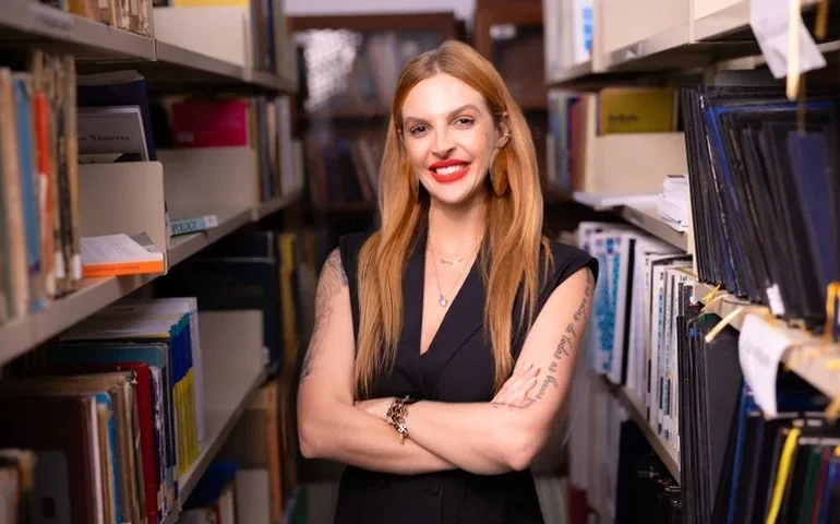 Professora da Ufal ganha prêmio com trabalho de matemática antirracista